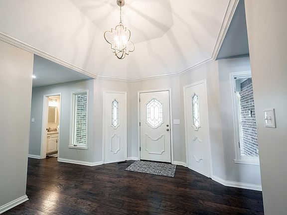 4th image of 6613 Robin Hood Dr