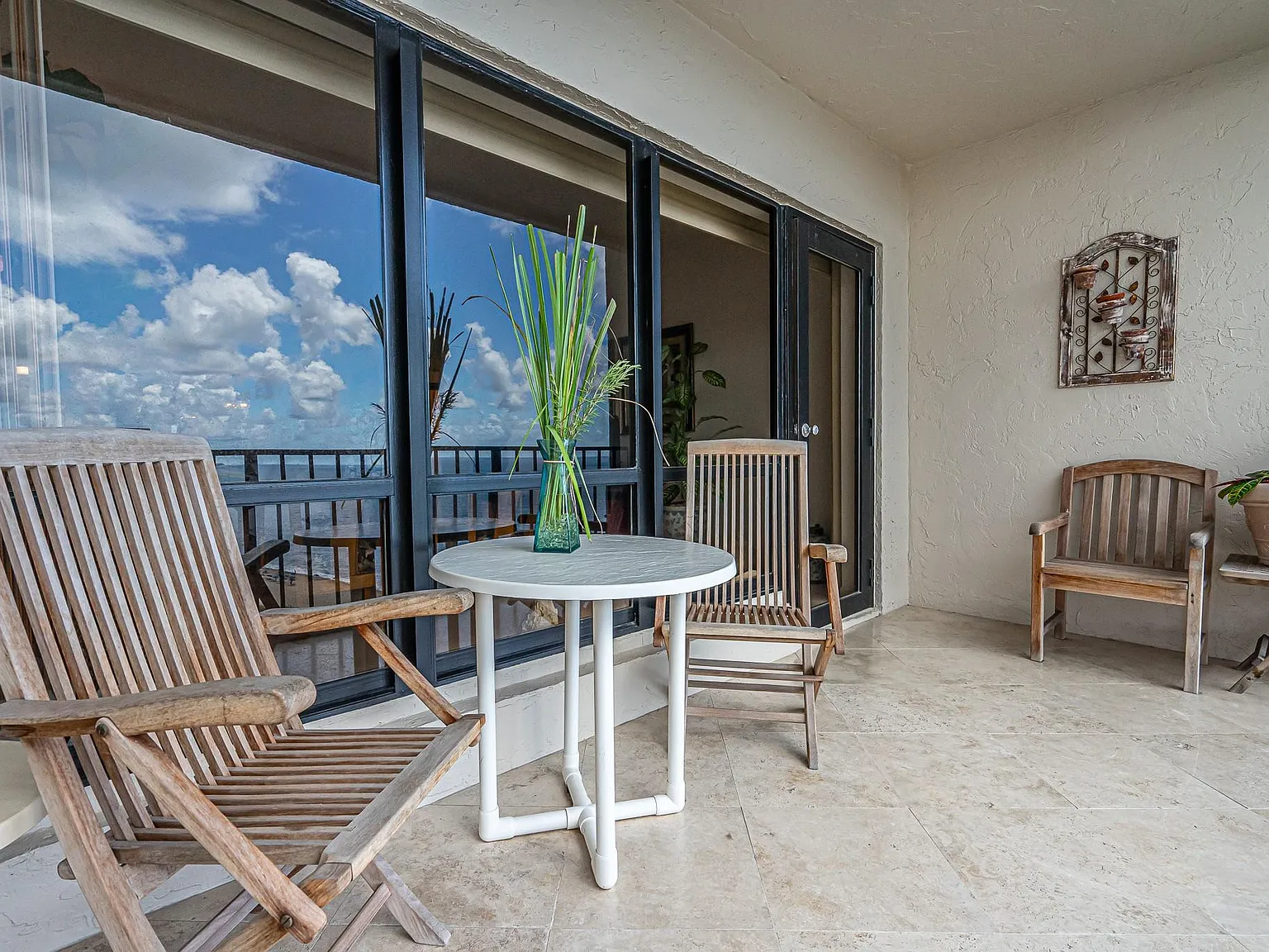 2 bed, 2.0 bath, 1615 sqft, $7,250 — Photo 3