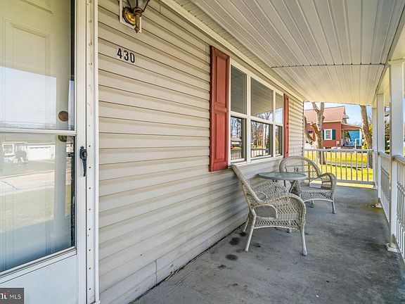 2nd image of 430 Clover Ln