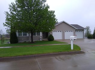 1425 Patricia Ave, Grinnell, IA 50112
