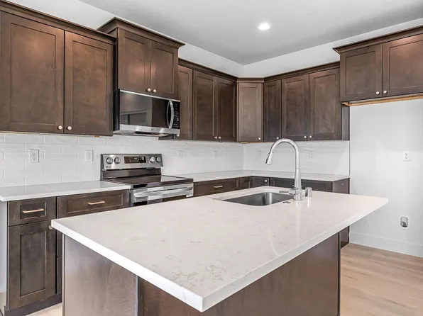 7479 Grapevine Ct, West Richland, WA 99353