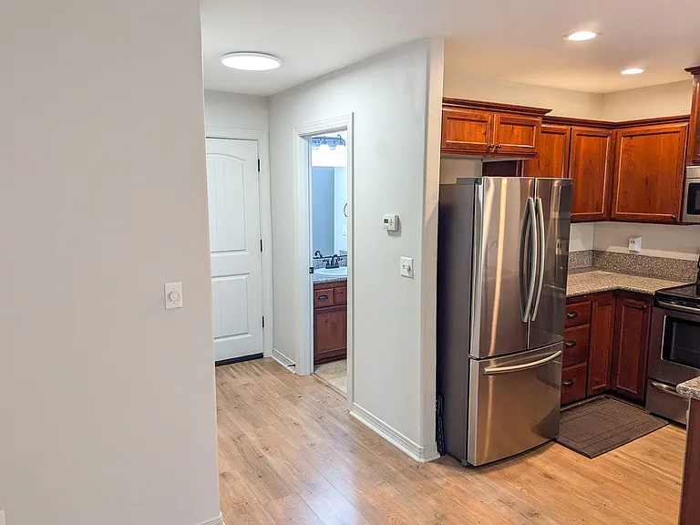 407 & 409 Madrona Ave SE — Photo 6