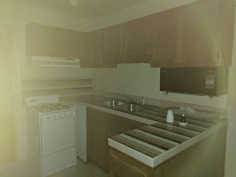 3320 Ellwood Ave.* — Photo 3