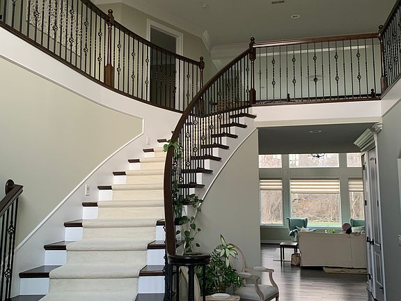 4th image of 8505 Chatham Dr #1