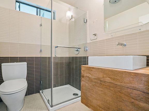 3rd image of 8264 Fountain Ave #Loft