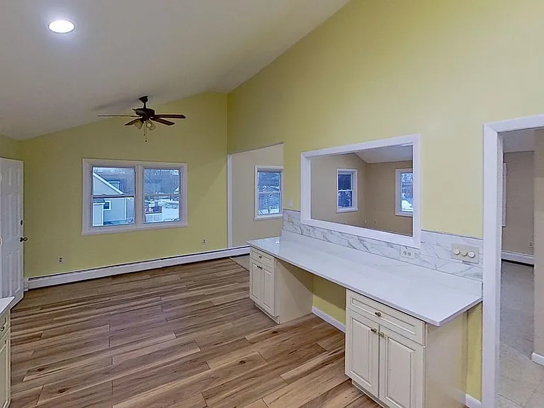 52 Rockefeller St #2 — Photo 3