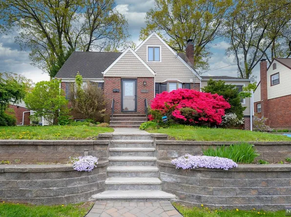 37-18 Hale Pl, Fair Lawn, NJ 07410