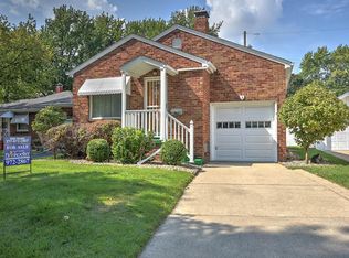 3 Central Dr, Decatur, IL 62526