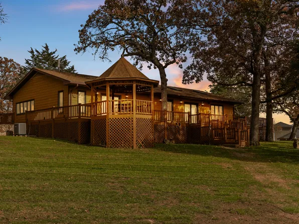 379 Navajo Trail, Kimberling City, MO 65686