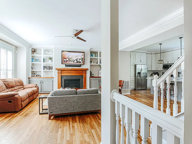 239 Huntley Ave — Photo 13