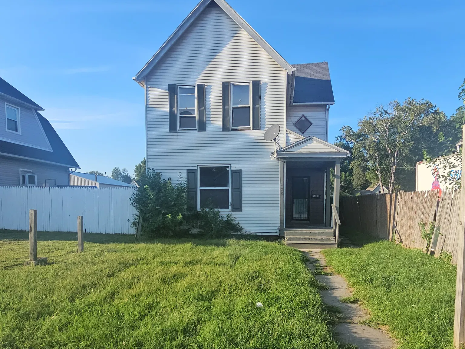 3 bed, 1704 sqft, $1,195 — Photo 1