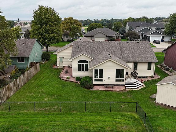 4th image of 809 E Leslie Dr
