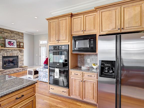 5th image of 7635 Henson Forest Dr