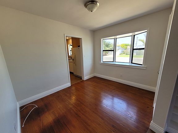 4th image of 443 Daisy Ave