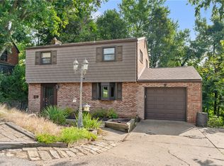 33 Roxbury Rd, Pittsburgh, PA 15221