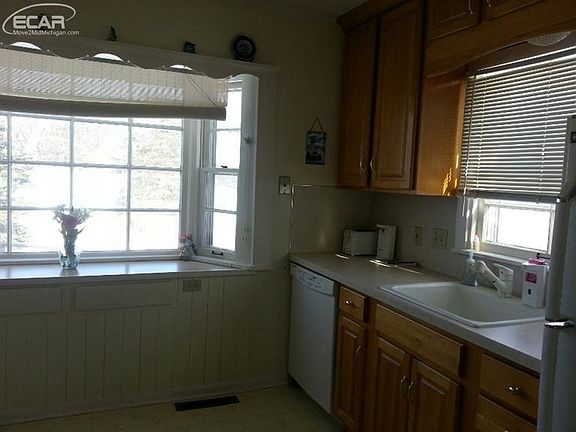 5th image of 3326 Brentwood Dr