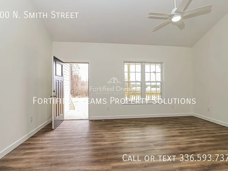 400 N Smith St — Photo 10