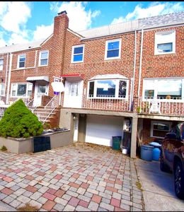 166-65 17th Road, Whitestone, NY, 11357