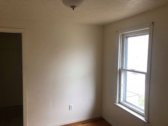5th image of 2239 Saint Clair St