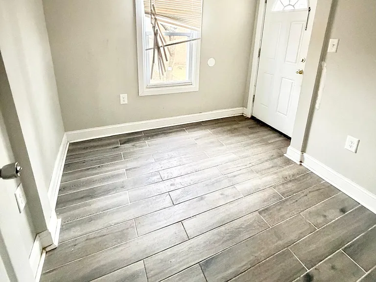 691 Elm St #2 — Photo 3