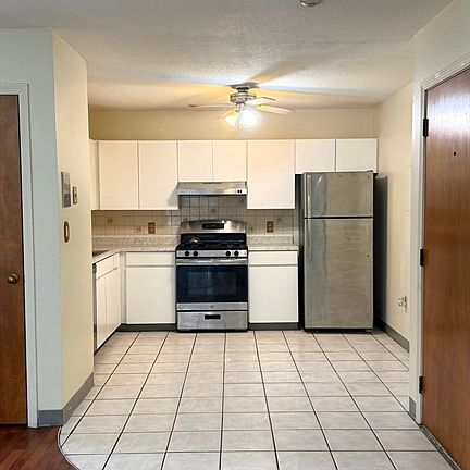 4th image of 22 Kenmar Dr Unit 200