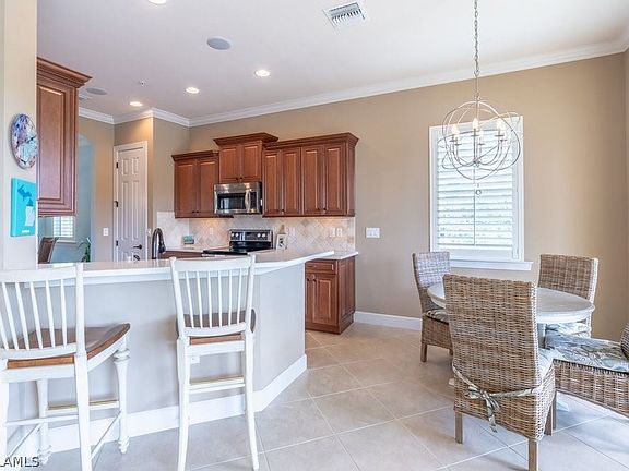 4th image of 10311 Glastonbury Cir Unit 201