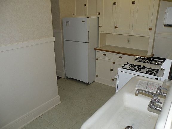 3rd image of 1267 Saint Clair Ave #West