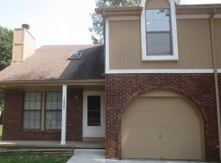 10825 Haskins St, Lenexa, KS 66210