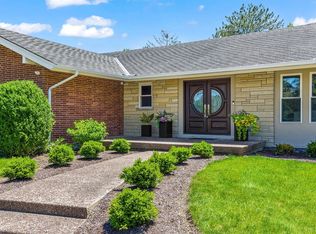 43 Windsor Dr, Oak Brook, IL 60523