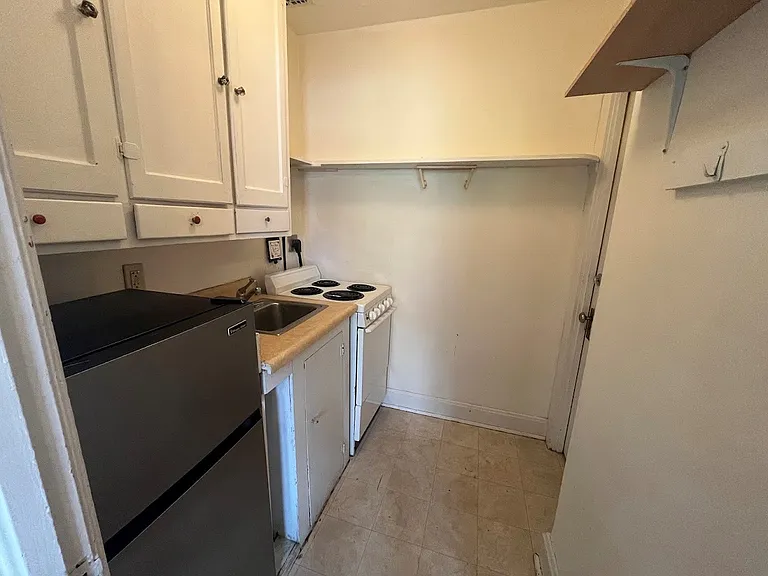 136 N Orchard St — Photo 7