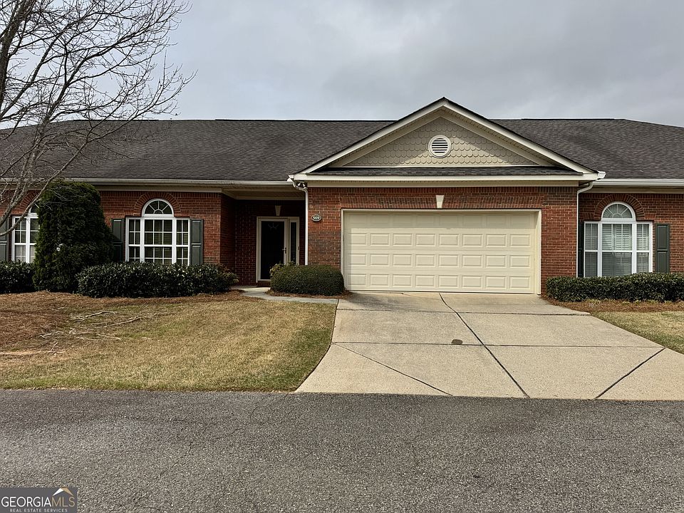 1st image of 569 Sawnee Corners Dr