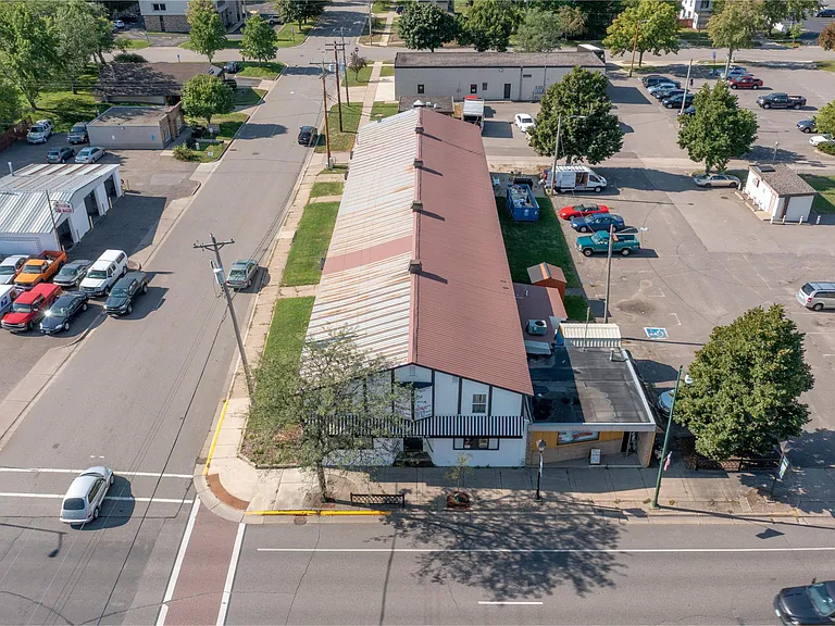 154 E Broadway St — Photo 24