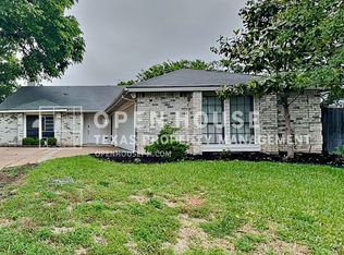 2401 Edinburgh St, Arlington, TX 76018