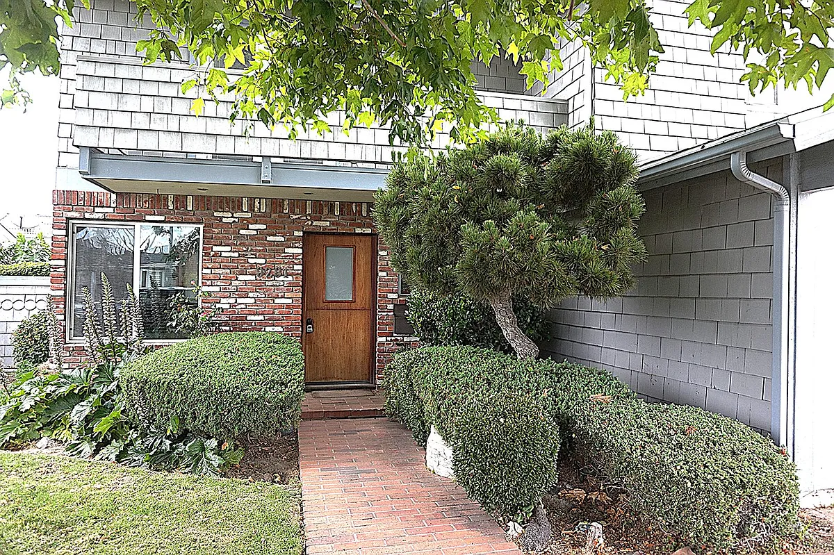 Building Photo - 9281 Woodcrest Dr