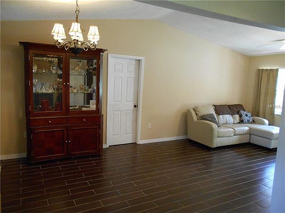 4th image of 15807 Susanne Dr