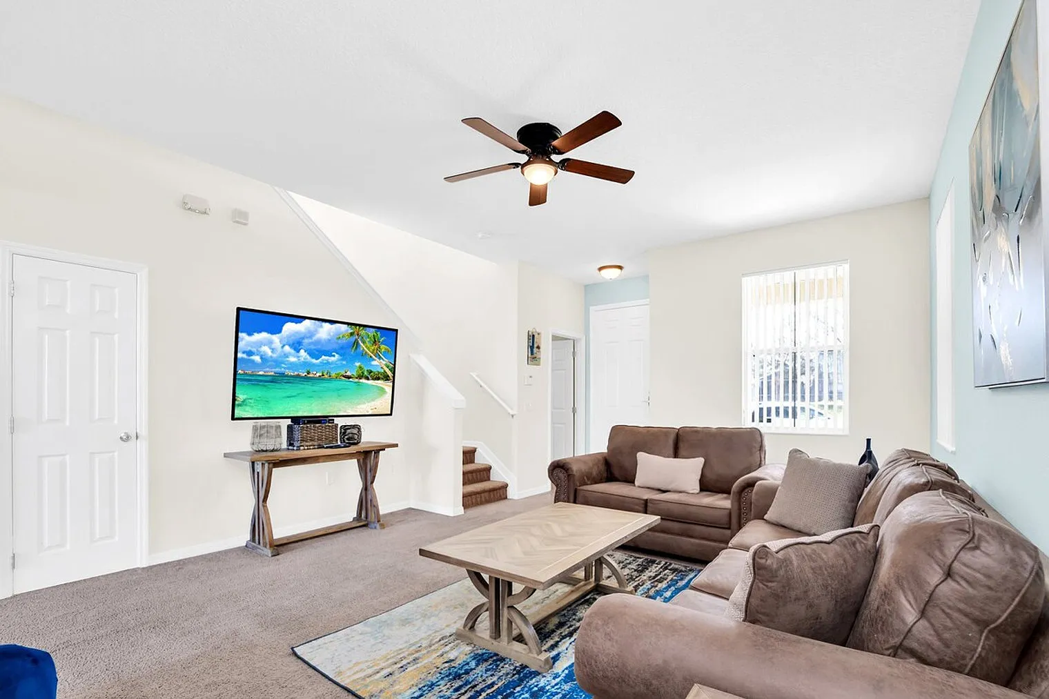 5 bed, 5.0 bath, 2281 sqft, $4,018 — Photo 3