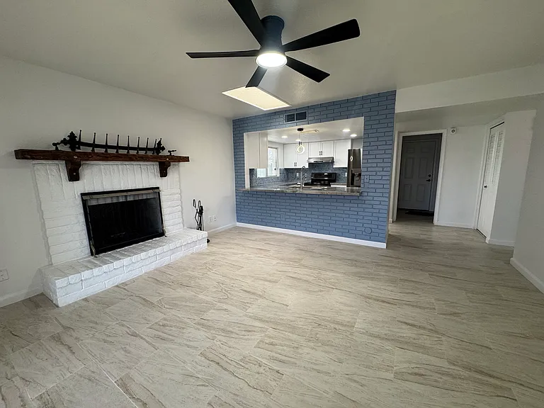 5817 W Tierra Buena Ln — Photo 13