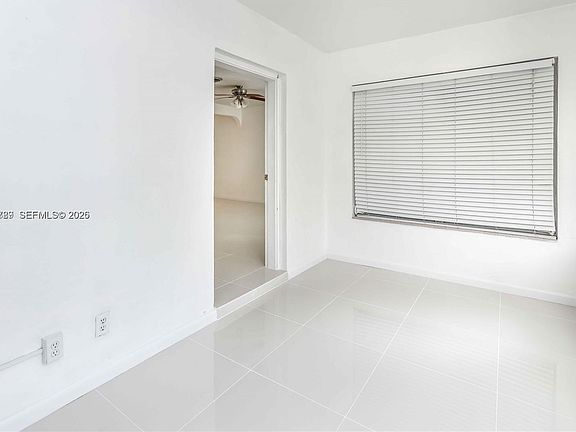 4th image of 1722 Wiley St #1722