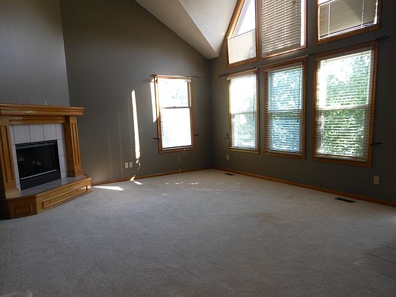 4th image of 21614 W 53rd St