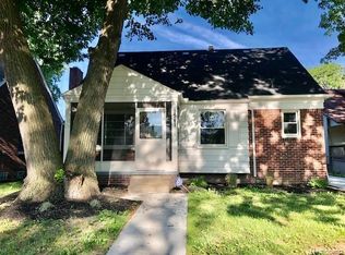 9541 W Parkway St, Redford, MI 48239