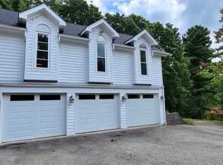 19 Friendship Ln #A, Red Hook, NY 12571