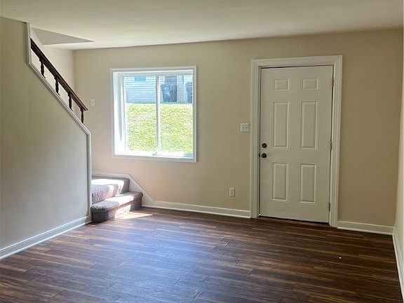 3rd image of 202 Monticello Dr