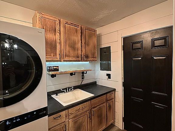 4th image of 35465 Dewey Dr