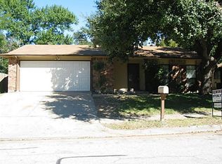 901 Forest Glen Dr, Bedford, TX 76021