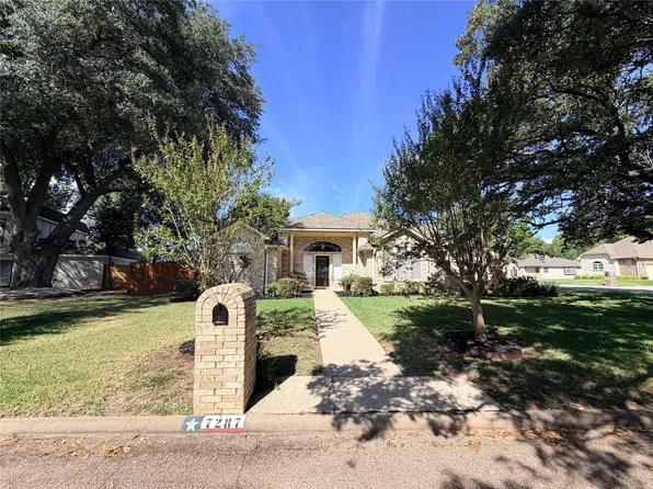 7287 Lakeshore Ct, Willis, TX 77318