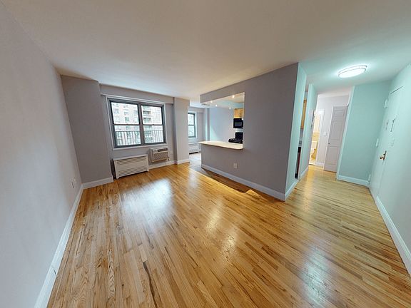 3rd image of 50 W 97th St APT 4D