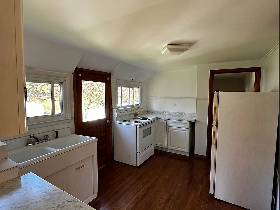 1st image of 79 Traver Rd #D