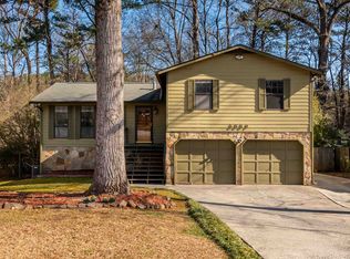 6889 Lakeview Ln, Doraville, GA 30360