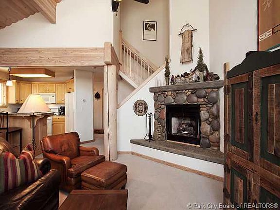 4th image of 1083 Stonebridge Cir #14