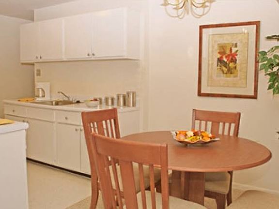 Spacious Dining/Kitchen